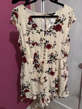 American Eagle Outfitters Cream Floral Romper